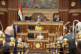 وزيرة التخطيط والتنمية الاقتصادية تناقش...