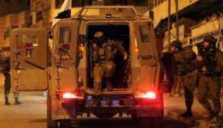 الجيش الإسرائيلي يعتقل 13 فلسطينيا...