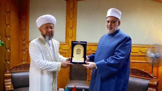 مفتي كازاخستان يوجه دعوة لشيخ الأزهر لترؤس مؤتمر زعماء الأديان