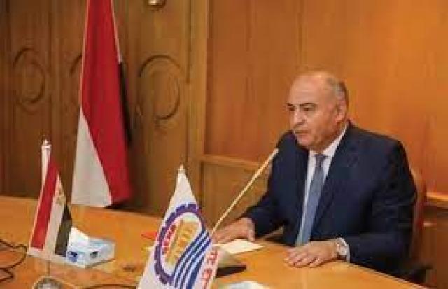 محافظ قنا