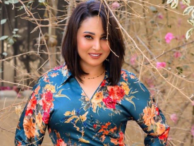 رحاب الجمل فى أحدث ظهور لها على انستجرام