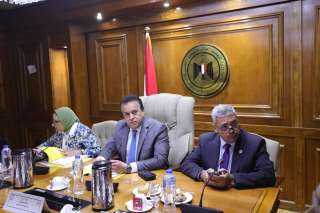 وزير التعليم العالى يرأس اجتماع...
