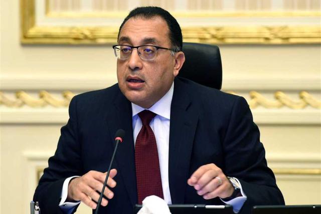 مدبولى  يصل شرق بورسعيد لبدء تدشين استراتيجية تطوير صناعة السيارات