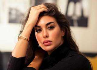 شاهد.. ياسمين صبري تتغزل في...