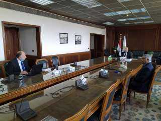عبد العاطى يتابع موقف مشروعات...