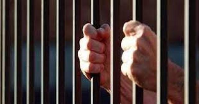المشدد 3 سنوات لشخصين بتهمة الاستيلاء علي سيارات مواطنين بالسلام