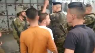 بالفيديو.. الشرطة الفلسطينية تطرد قوة...