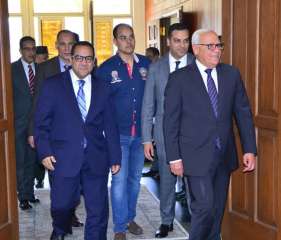 محافظ بورسعيد يستقبل رئيس الجهاز...