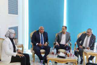 محافظ الوادي الجديد يستقبل نائب...