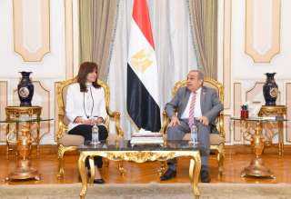 وزيرة الهجرة: نثمن التعاون البناء...