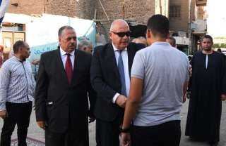 محافظ قنا يقدم واجب العزاء...