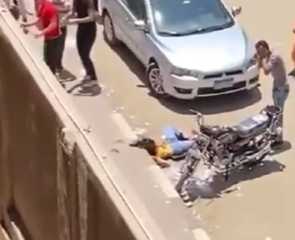 بالفيديو.. طالب ينهي حياة زمليته.....