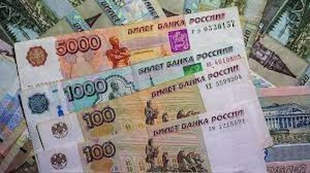 الروبل يرتفع لأعلى مستوى منذ 7 سنوات أمام الدولار