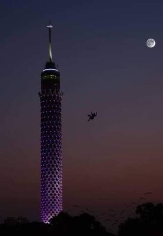 انتحار شاب من أعلى برج القاهرة