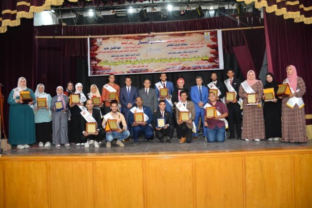 رئيس جامعة أسيوط يشهد حفل تنصيب مجلس اتحاد طلاب الخدمة الاجتماعية
