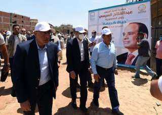 رئيس الوزراء يتفقد مشروعات ”حياة...