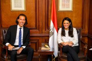 وزيرة التعاون الدولي تستقبل نائب...