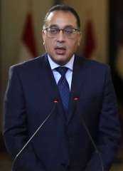 رئيس الوزراء يغادر الجزائر بعد...
