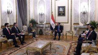 مصطفى مدبولي يلتقي نائب رئيس...