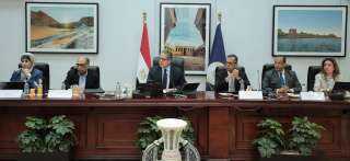 وزير السياحة والآثار يعقد لقاءاً...
