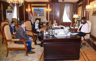 وزيرة الهجرة تشيد بالتعاون الجديد...