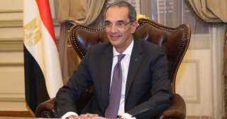 وزير الاتصالات يستعرض الفرص الاستثمارية...
