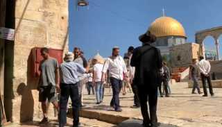 عشرات المستوطنين يقتحمون المسجد الأقصى