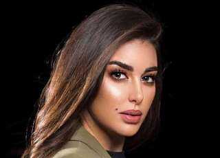 ياسمين صبري تخطف الأنظار بإطلالة...