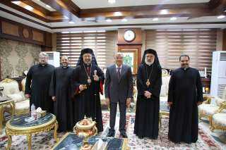 محافظ المنيا يستقبل وفدا من...