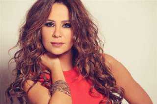 كارول سماحة تخطف الأنظار في...
