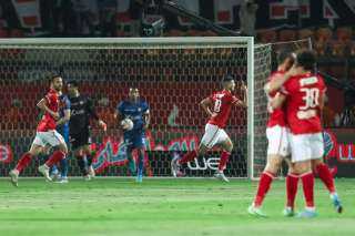 الأهلي يواجه الزمالك الليلة في...