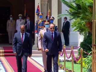 الرئيس السيسي يستقبل الرئيس الصومالي...