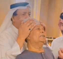 شاهد.. فيديو توديع عائلة رجل...