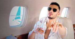 شاهد.. محمد رمضان يسافر لليونان...