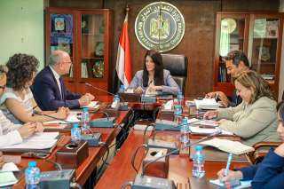 وزيرة التعاون الدولي تبحث مع...