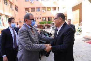 محافظ الشرقية يستقبل وزير القوي...