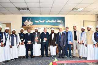 وفد كبار علماء الهند في...