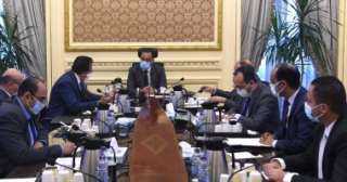 رئيس الوزراء يعقد اجتماعا لبحث...