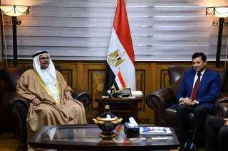 وزير الشباب والرياضة يلتقي رئيس...