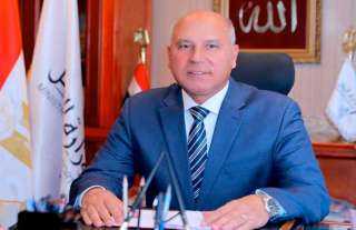 وزير النقل يهنئ الرئيس السيسي...