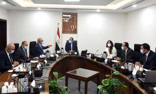 رئيس الوزراء يتابع تقييم الأثر...