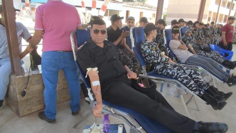 حملة للتبرع بالدم بمديرية أمن أسيوط