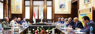 وزير الزراعة يبحث تنفيذ تكليفات...