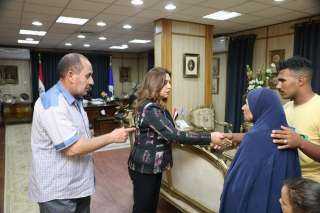 محافظ دمياط تقدم واجب العزاء...