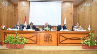 محافظ قنا يترأس الاجتماع الأسبوعى...
