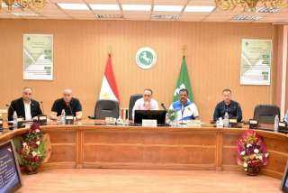 مساعدات فورية ووظائف بالقطاع الخاص...