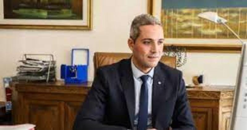وزير السياحة التونسي محمد المعز بلحسين