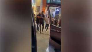 كواليس خناقة ياسر إبراهيم ومشجع...