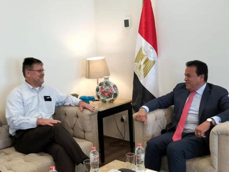 وزير التعليم العالي يبحث التعاون العلمي والأكاديمي بين جامعة العلمين الدولية ولويفيل الأمريكية