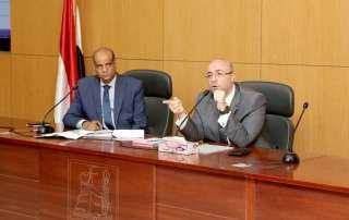 محافظ بني سويف يترأس اجتماع...